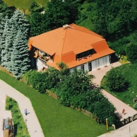 In Mit Grill- Garten Und Terrasse By Interhome *